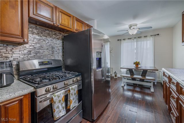 2922 Grovewood Avenue, Parma, OH 44134