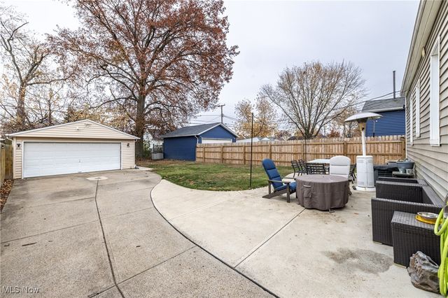 2922 Grovewood Avenue, Parma, OH 44134