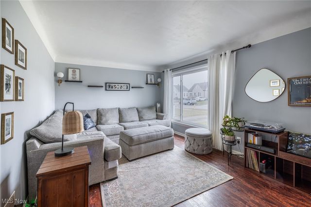 2922 Grovewood Avenue, Parma, OH 44134