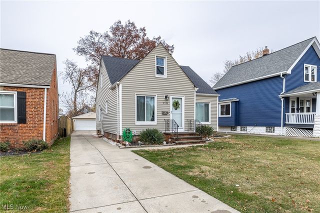 2922 Grovewood Avenue, Parma, OH 44134