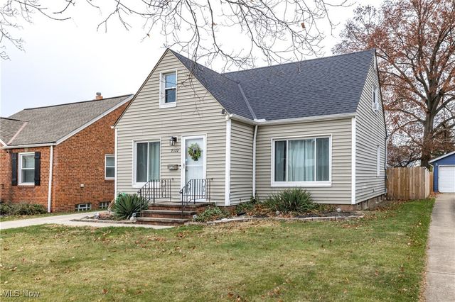 2922 Grovewood Avenue, Parma, OH 44134