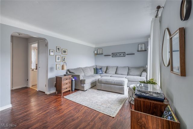 2922 Grovewood Avenue, Parma, OH 44134