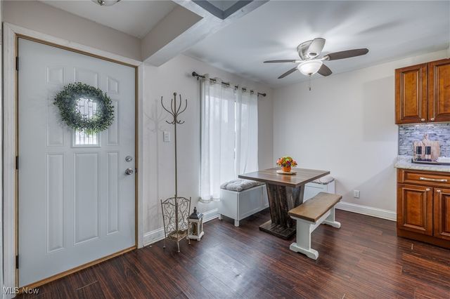 2922 Grovewood Avenue, Parma, OH 44134