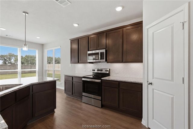 1922 Viva Road, Bryan, TX 77807