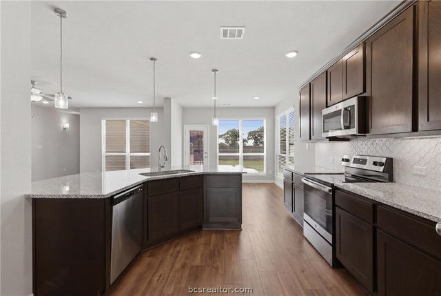 1922 Viva Road, Bryan, TX 77807