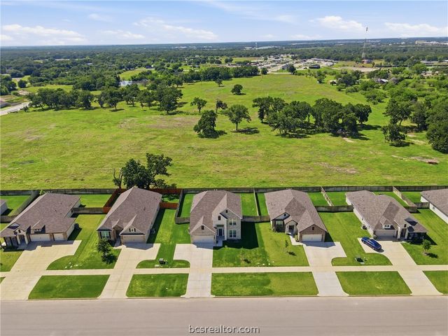 1922 Viva Road, Bryan, TX 77807
