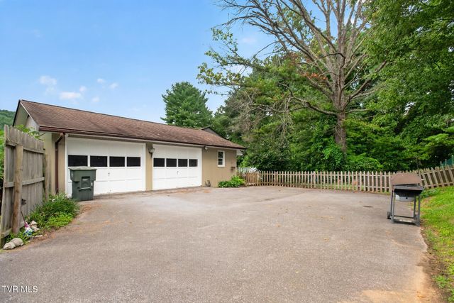 823 Birdie Drive, Abingdon, VA 24211