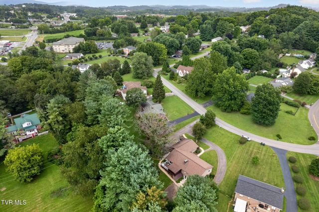 823 Birdie Drive, Abingdon, VA 24211