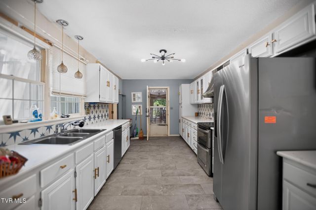 823 Birdie Drive, Abingdon, VA 24211