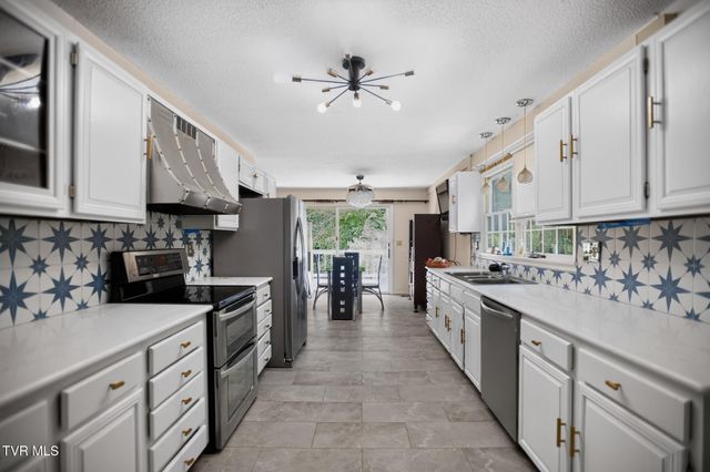 823 Birdie Drive, Abingdon, VA 24211
