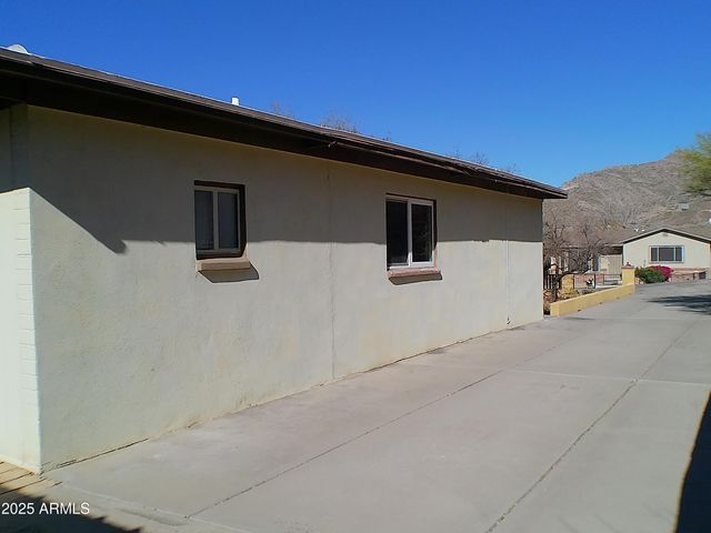 211 W Kiser Street, Superior, AZ 85173