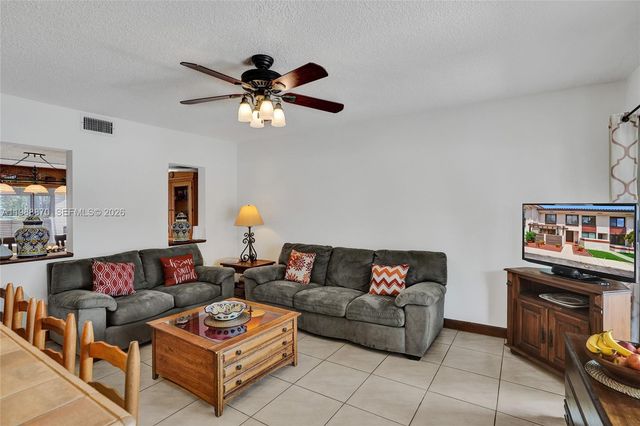 16465 NE 26th Avenue 18, North Miami Beach, FL 33160
