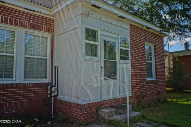 2935 Russ Street, Marianna, FL 32446