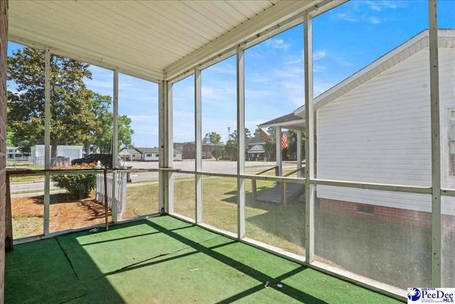 215 W Bond St, Marion, SC 29571