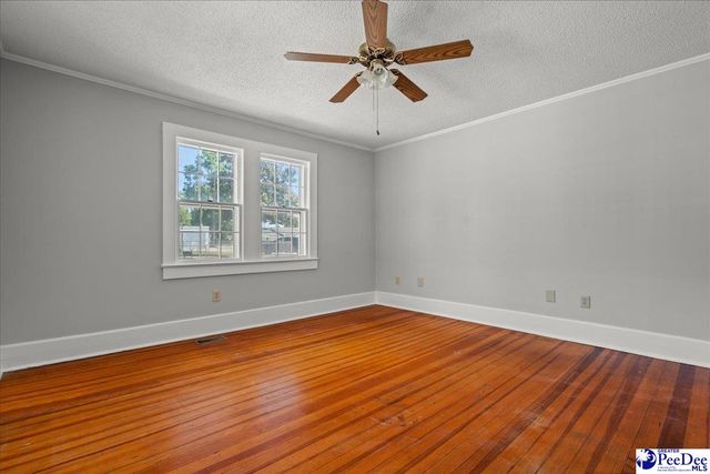 215 W Bond St, Marion, SC 29571
