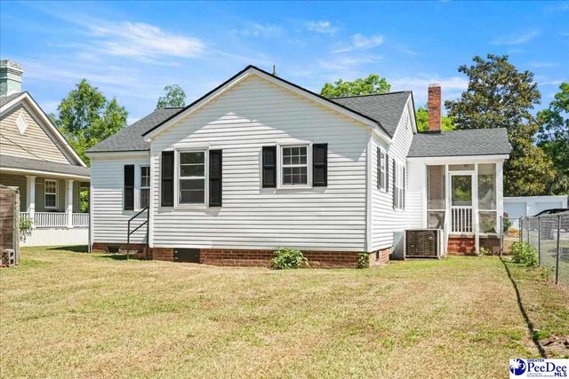 215 W Bond St, Marion, SC 29571