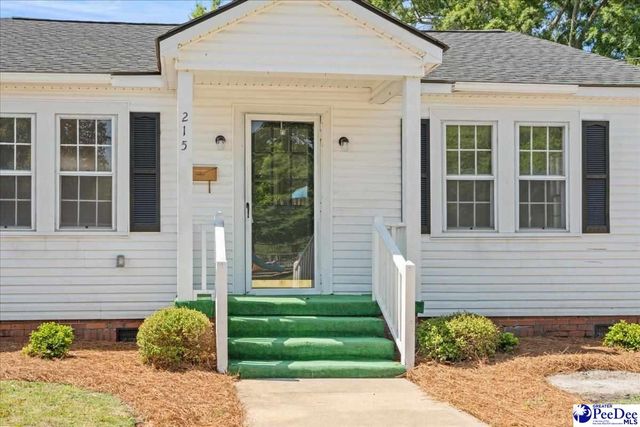 215 W Bond St, Marion, SC 29571