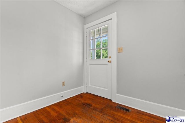 215 W Bond St, Marion, SC 29571