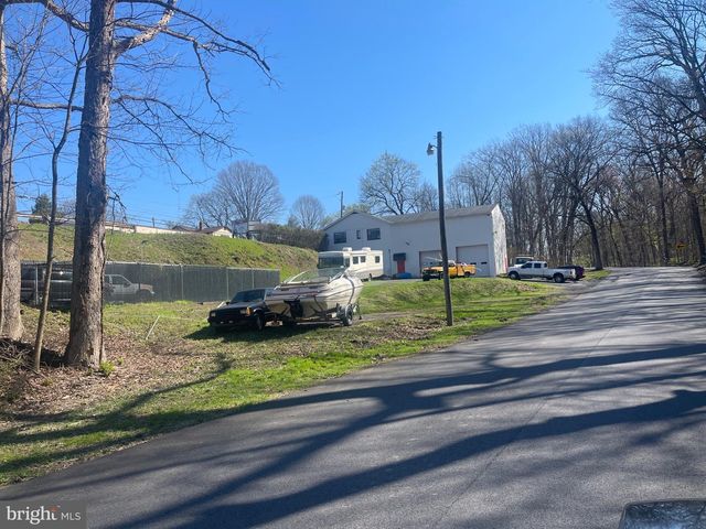 1005 STATE ROUTE 72 N, Lebanon, PA 17046