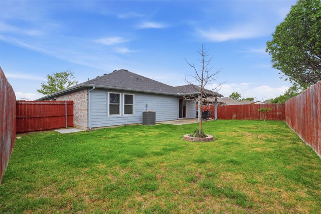 5762 Firethorn Drive, Dallas, TX 75249