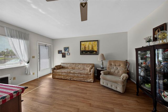 11 SW 4th Ave 18, Boca Raton, FL 33432