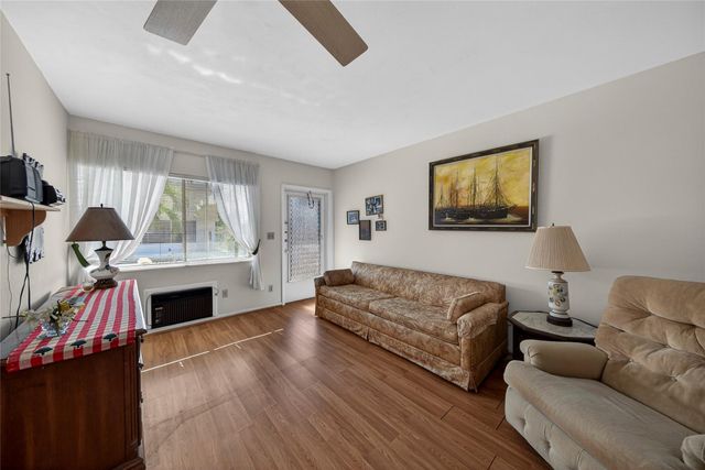 11 SW 4th Ave 18, Boca Raton, FL 33432