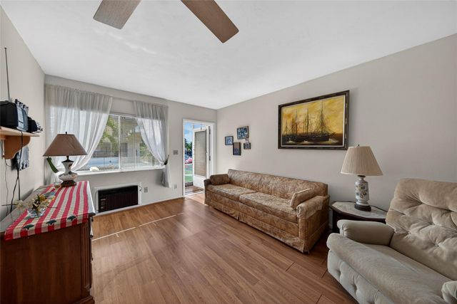 11 SW 4th Ave 18, Boca Raton, FL 33432