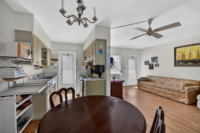 11 SW 4th Ave 18, Boca Raton, FL 33432