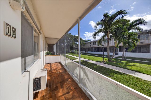 11 SW 4th Ave 18, Boca Raton, FL 33432