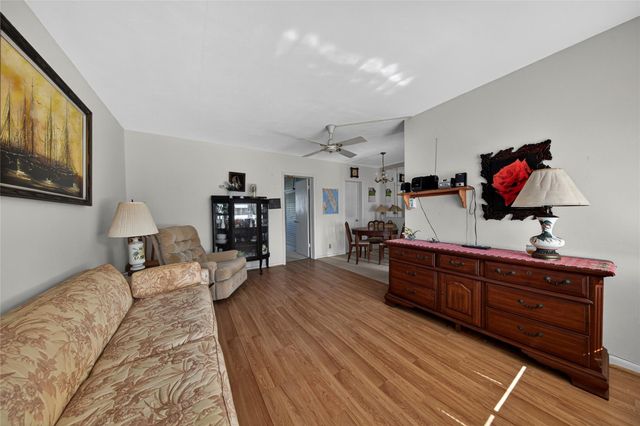 11 SW 4th Ave 18, Boca Raton, FL 33432