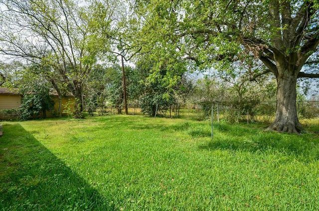 5515 Flamingo Drive, Houston, TX 77033