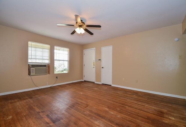 5515 Flamingo Drive, Houston, TX 77033