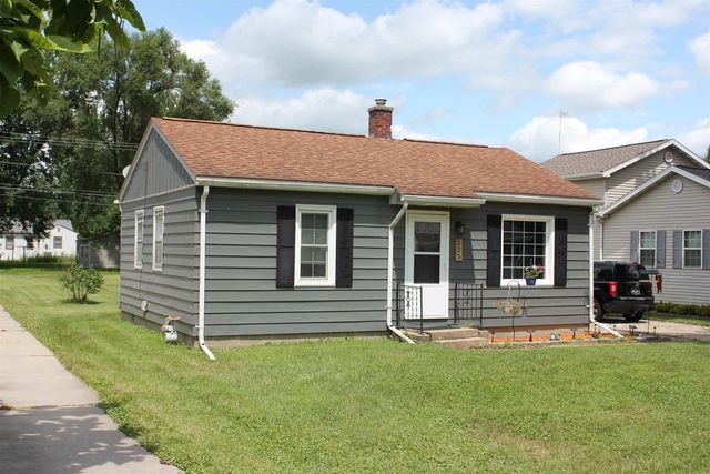225 Toneff Drive, Elk Run Heights, IA 50707