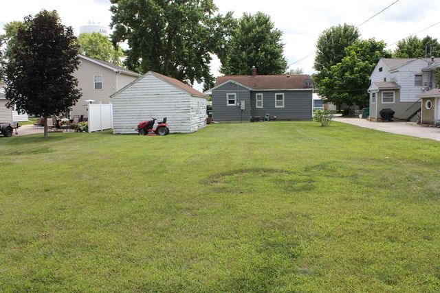 225 Toneff Drive, Elk Run Heights, IA 50707