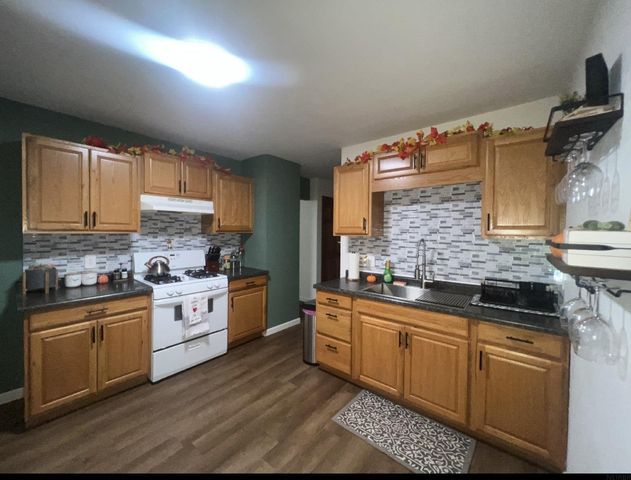 225 Toneff Drive, Elk Run Heights, IA 50707