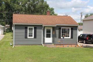 225 Toneff Drive, Elk Run Heights, IA 50707