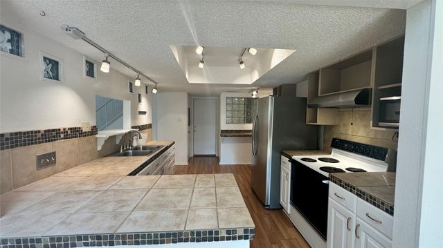8903 Trone CIR B, Austin, TX 78758