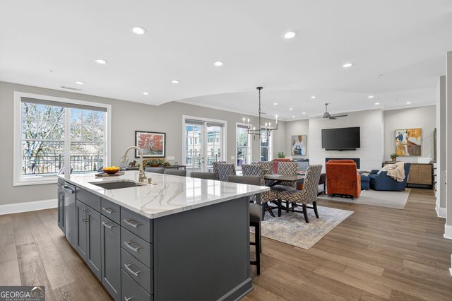 8255 Main Street, Woodstock, GA 30188