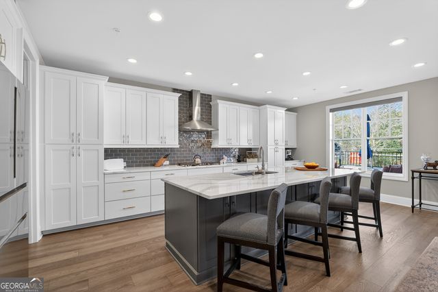 8255 Main Street, Woodstock, GA 30188