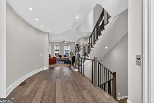 8255 Main Street, Woodstock, GA 30188