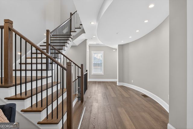 8255 Main Street, Woodstock, GA 30188