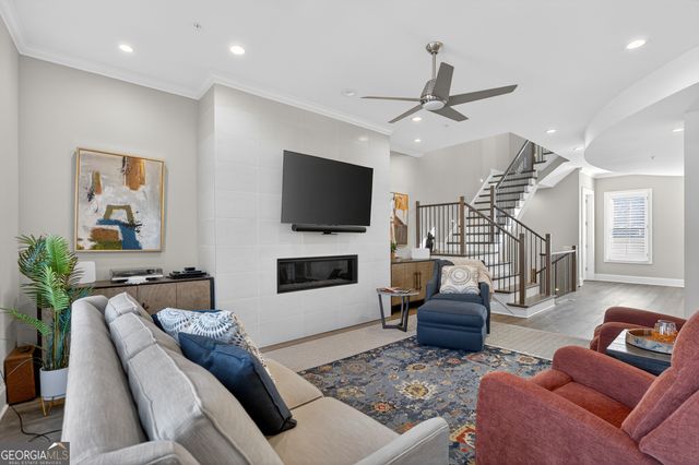 8255 Main Street, Woodstock, GA 30188