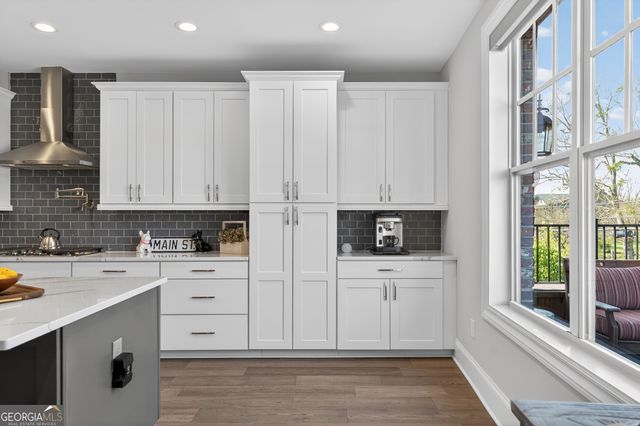 8255 Main Street, Woodstock, GA 30188