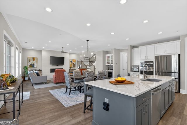 8255 Main Street, Woodstock, GA 30188