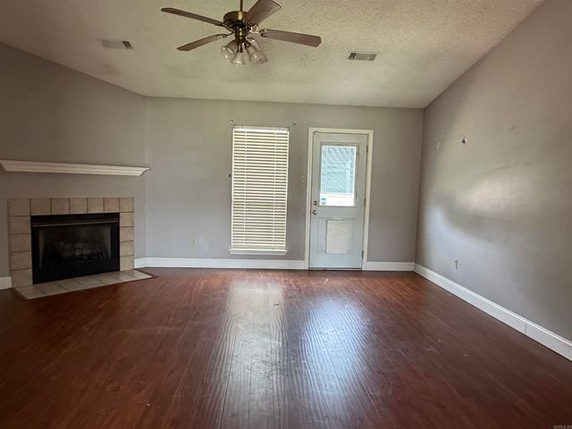 24 Meadow Ridge Loop, Maumelle, AR 72113