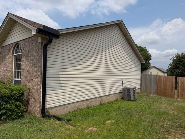 24 Meadow Ridge Loop, Maumelle, AR 72113