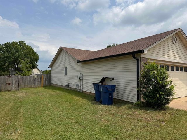 24 Meadow Ridge Loop, Maumelle, AR 72113