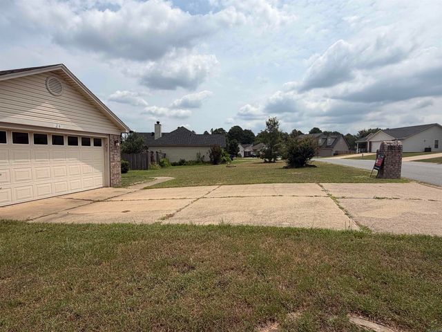24 Meadow Ridge Loop, Maumelle, AR 72113