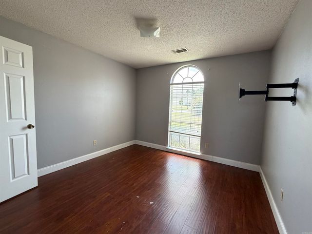 24 Meadow Ridge Loop, Maumelle, AR 72113