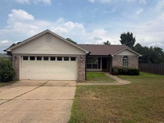 24 Meadow Ridge Loop, Maumelle, AR 72113